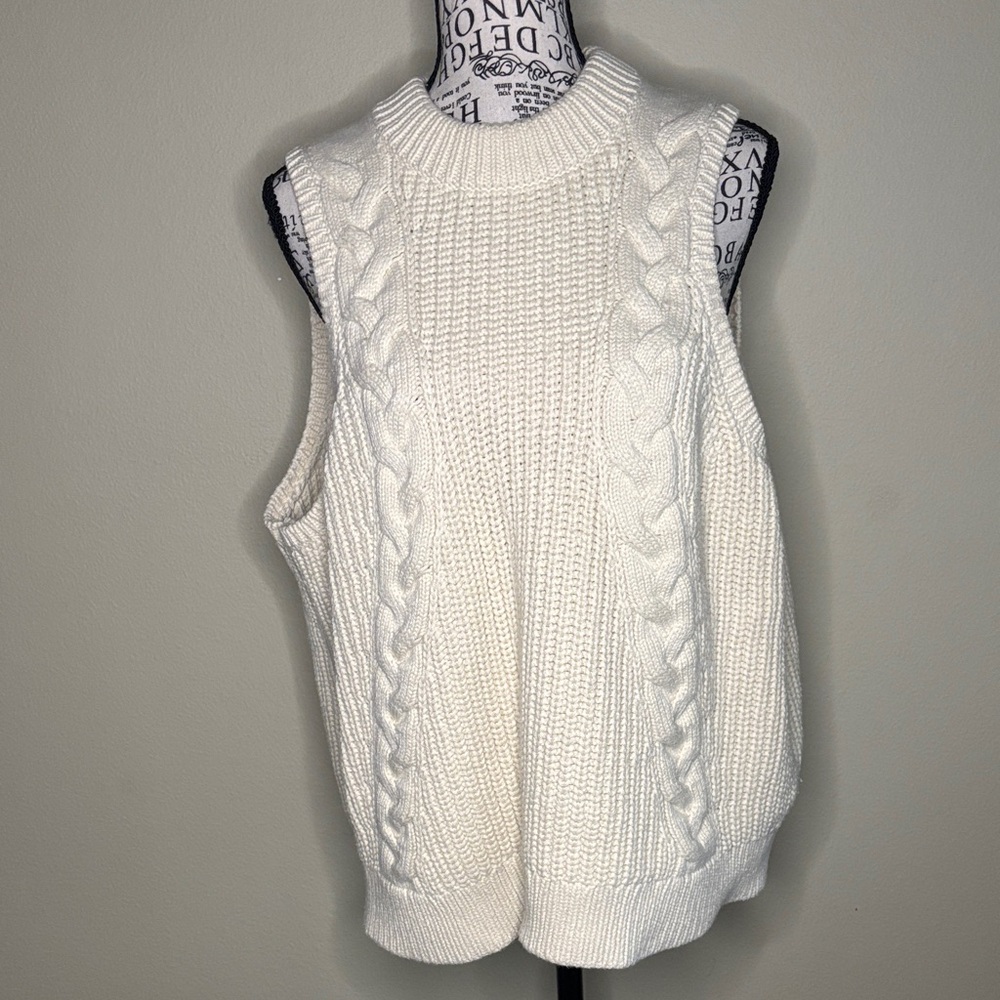Banana Republic Women's White Cable Knit Sweater Vest